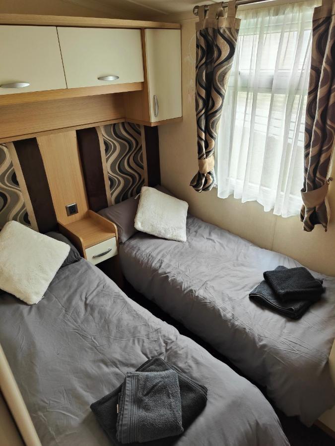 Holiday Home Sleeps Six Saint Leonards ภายนอก รูปภาพ