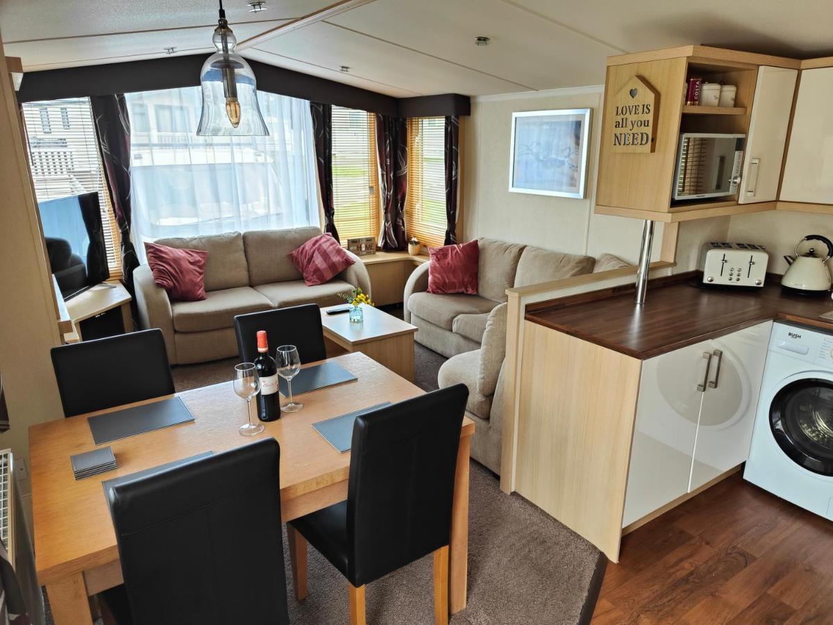 Holiday Home Sleeps Six Saint Leonards ภายนอก รูปภาพ