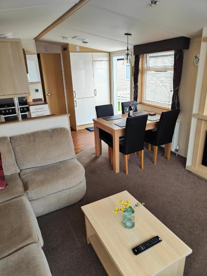Holiday Home Sleeps Six Saint Leonards ภายนอก รูปภาพ
