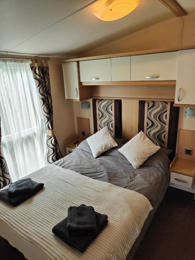 Holiday Home Sleeps Six Saint Leonards ภายนอก รูปภาพ